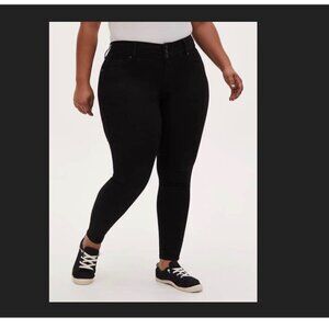 Torrid Super Stretch Jegging Black size 18 Tall EUC